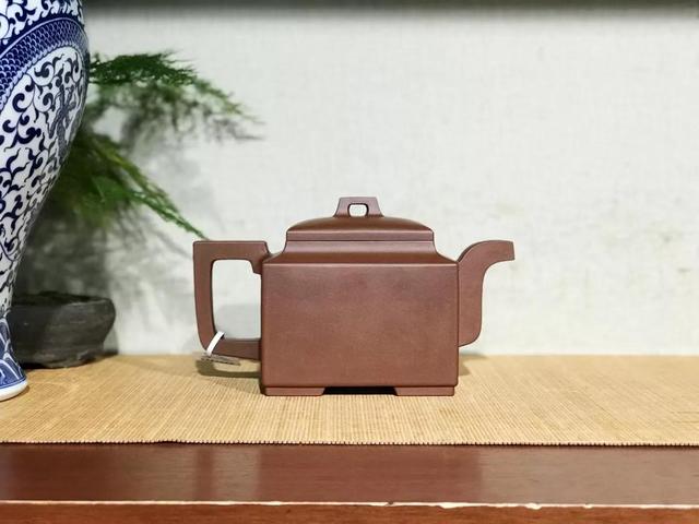 亚明四方壶 潘持平大师作品 底槽青为泥，稀有大品750cc